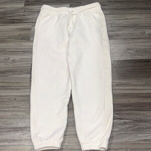 Aritzia NWOT White Sweatpants
